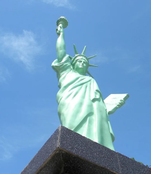 Statuia Libertatii de la Boldesti-Scaieni